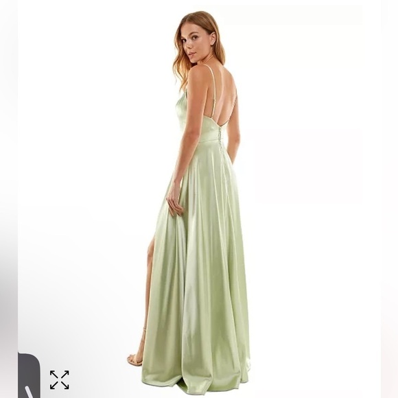 Speechless Juniors Pistachio Side Slit Satin Maxi Dress Size 1/XS - Picture 2 of 16